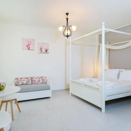 מלון דירות Lobelia Luxury 4*
