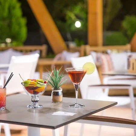 Lobelia Luxury Apartahotel 4*